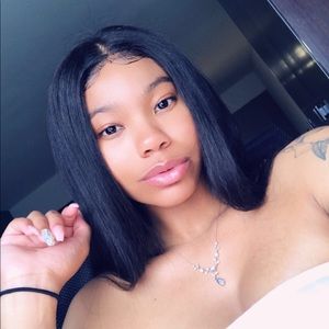 Meet your Posher, Courtney